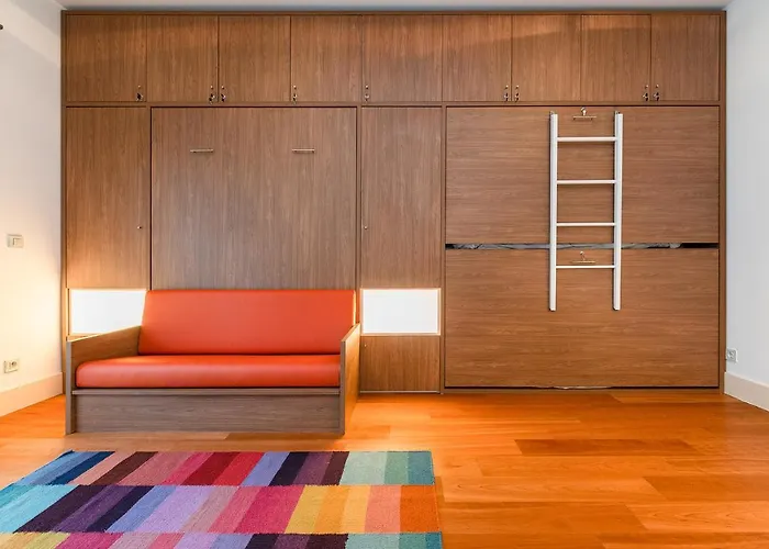 Warm Ample Space With Wall-Beds