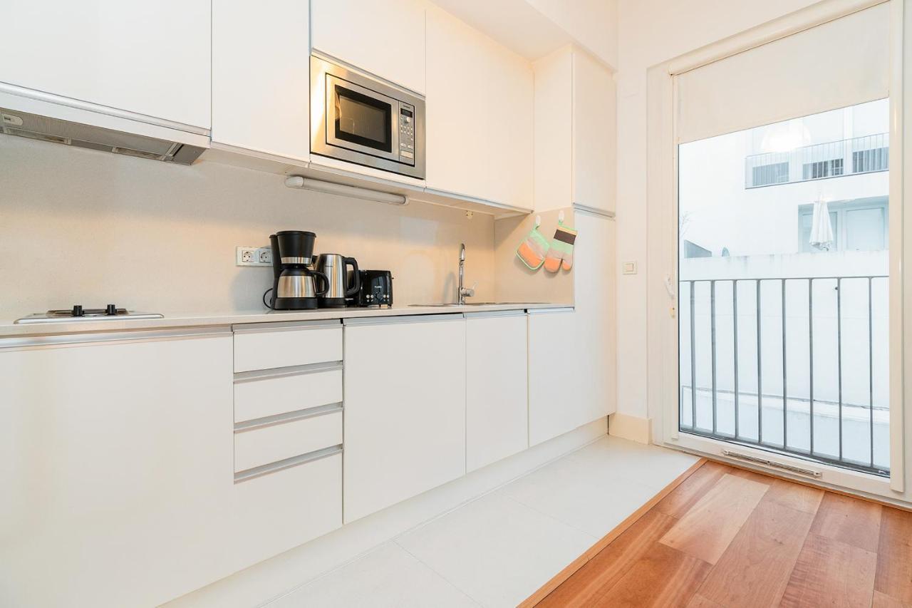 Warm Ample Space With Wall Beds *